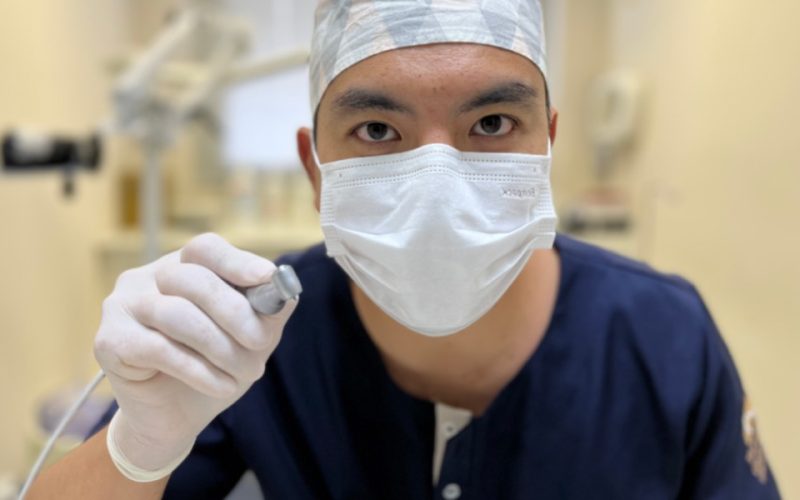 Como escolher um bom profissional que coloca implantes dentários?