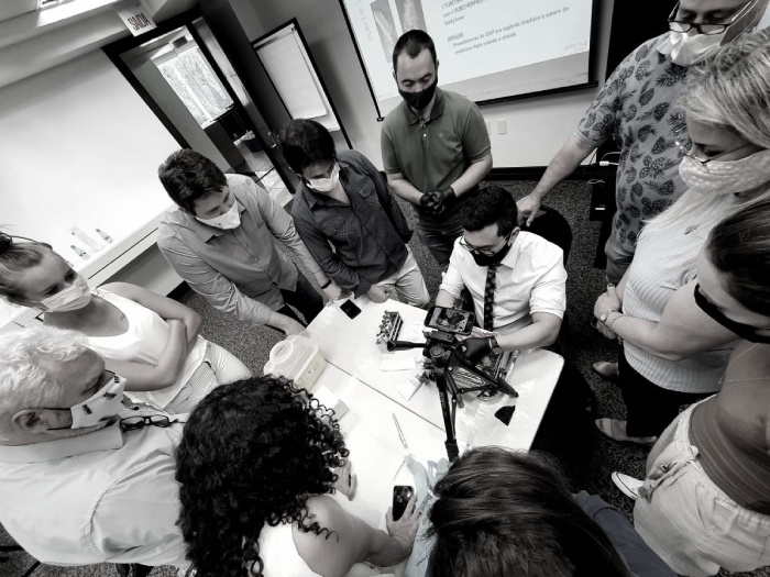 Professor Marcos Takashima em curso